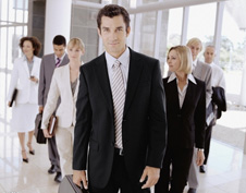 企业选择职业装定做的两大理由