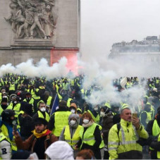 法国的“黄马甲”抗议，“成本”真的很低