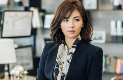 新入职场女性穿搭技巧-如何干练又自然