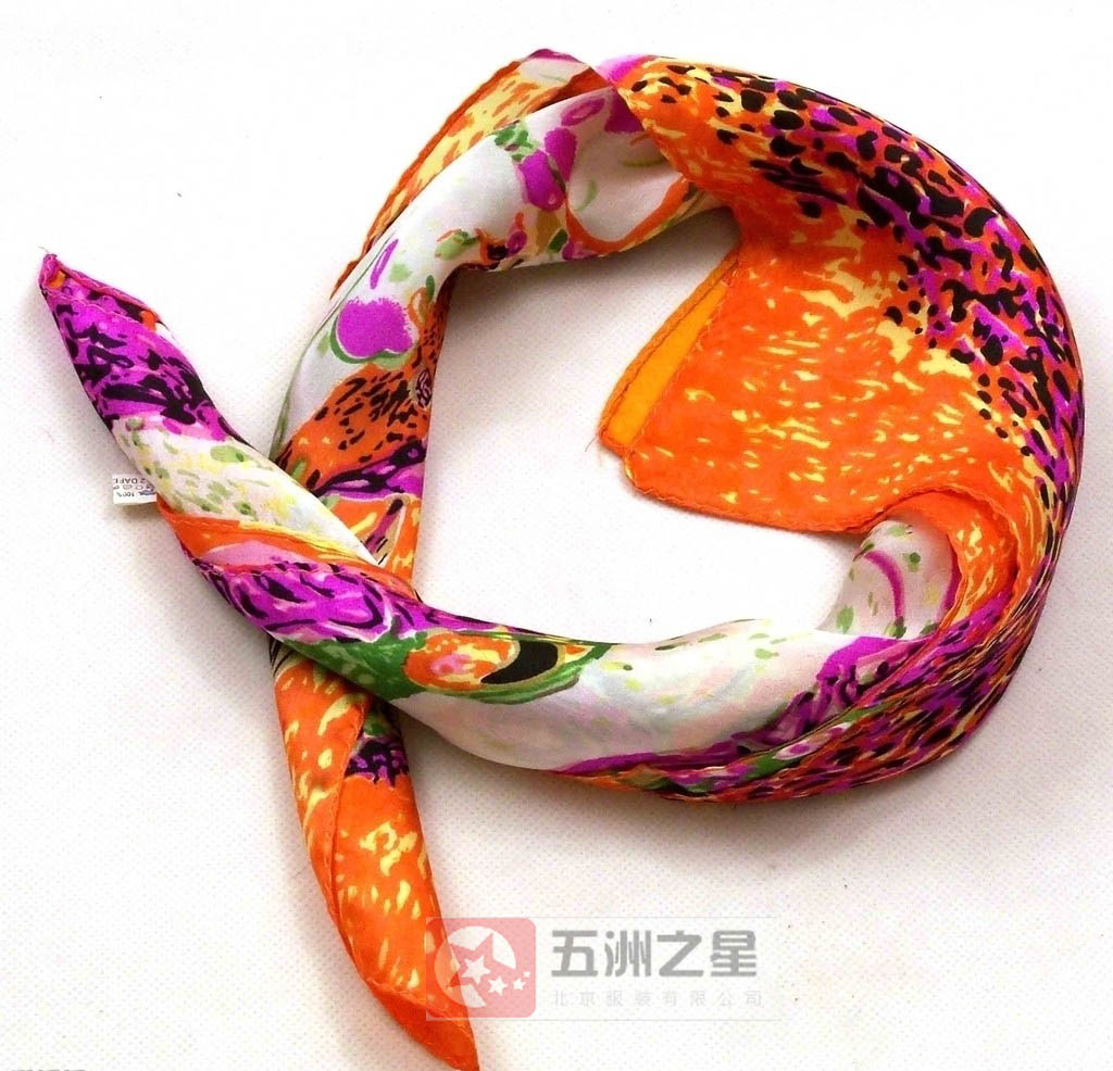 职业装定制搭配丝巾