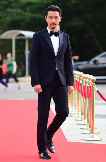 男士西装定制 男士西装定制