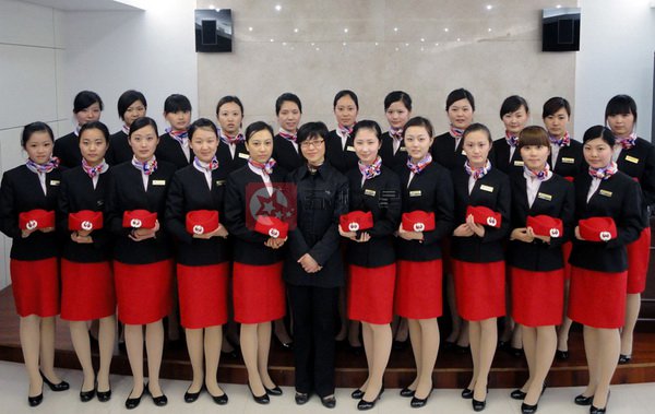 航空培训学员职业装定制案例 航空培训学员职业装定制案例