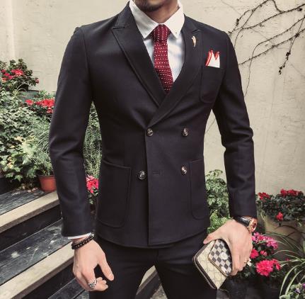 湖北西装定制批发搭配技巧