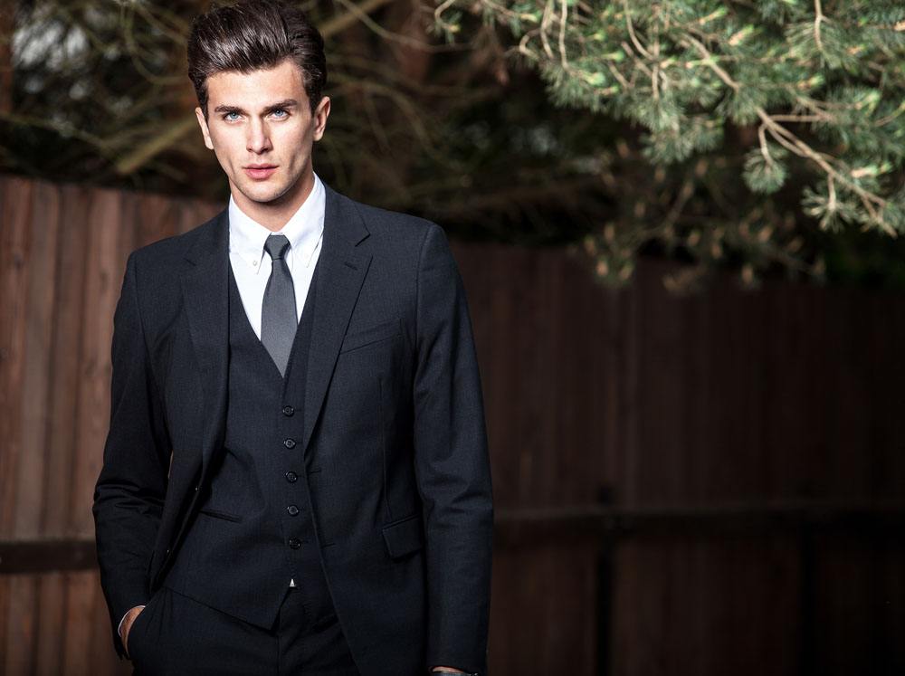 黑色西装定制搭配