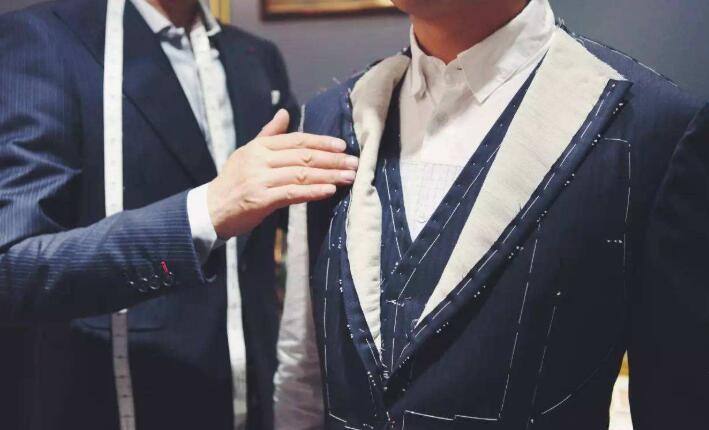 什么样的西服最好