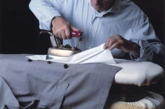 定制西服的保养