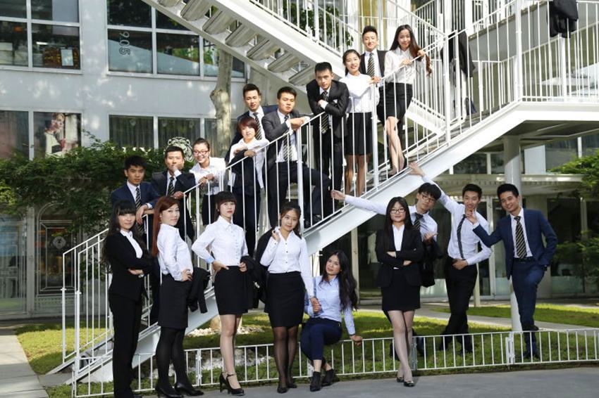 企业如何定制职业装